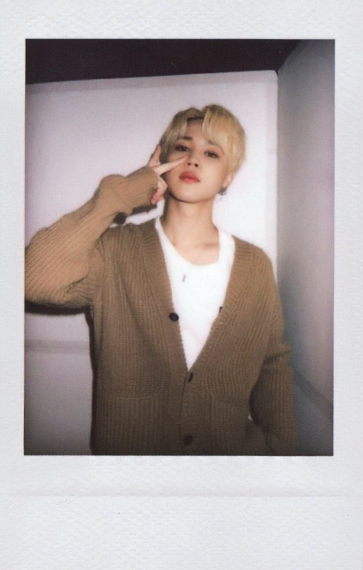 itboyfiIes's tweet photo. polaroids 🎞️ https://t.co/iU8TYKDWHA