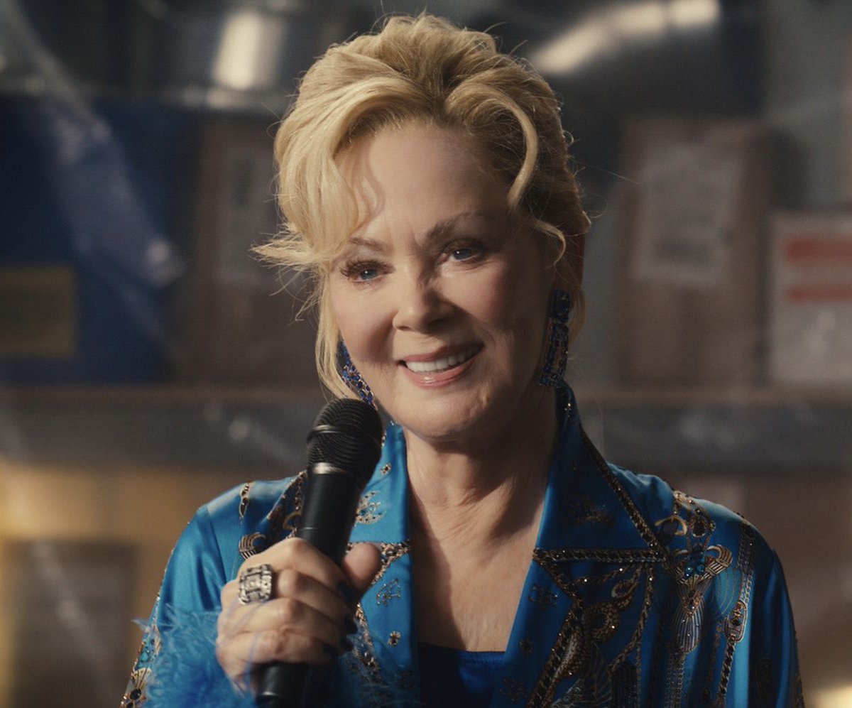 DiscussingFilm's tweet photo. Jean Smart has won Best Actress in a Comedy Series for ‘HACKS’ at the Emmys.

See the full winners list: https://t.co/7rIuXlwYlJ https://t.co/MFeBvIsroU
