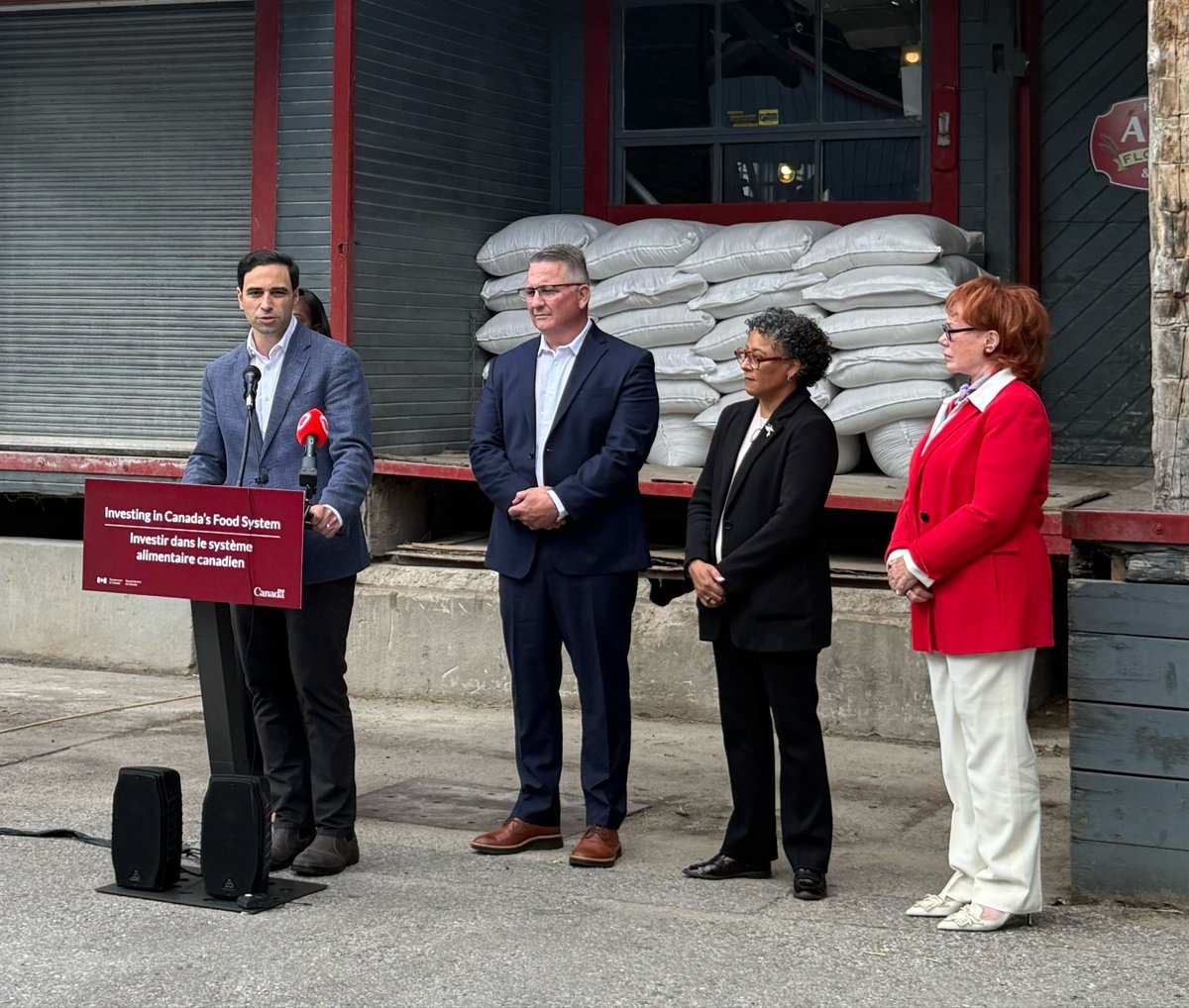 pfragiskatos's tweet photo. At Arva Flour Mills today. This business has proudly served local communities and the wider region since 1819. Agriculture minister @CornwallHeath was here to announce the creation of a fund for mid-sized agri-food businesses looking to expand their operations. Our region and country are a breadbasket. That’s why we embrace Canadian agriculture. #ldnont