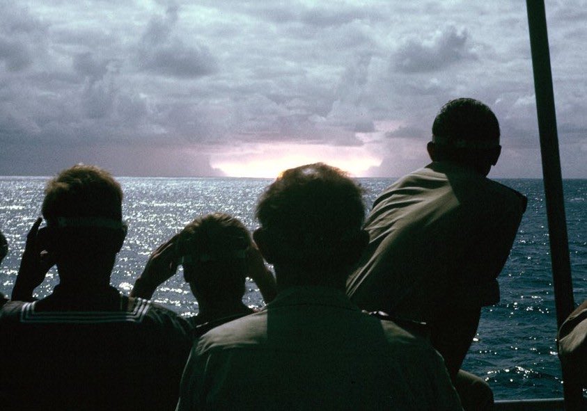 atomicarchive's tweet photo. «Verseau» thermonuclear explosion, 332 kilotons, 433 m burst height, Mururoa Atoll, 14 September 1974. Last French atmospheric nuclear test. https://t.co/PJcozkuF77