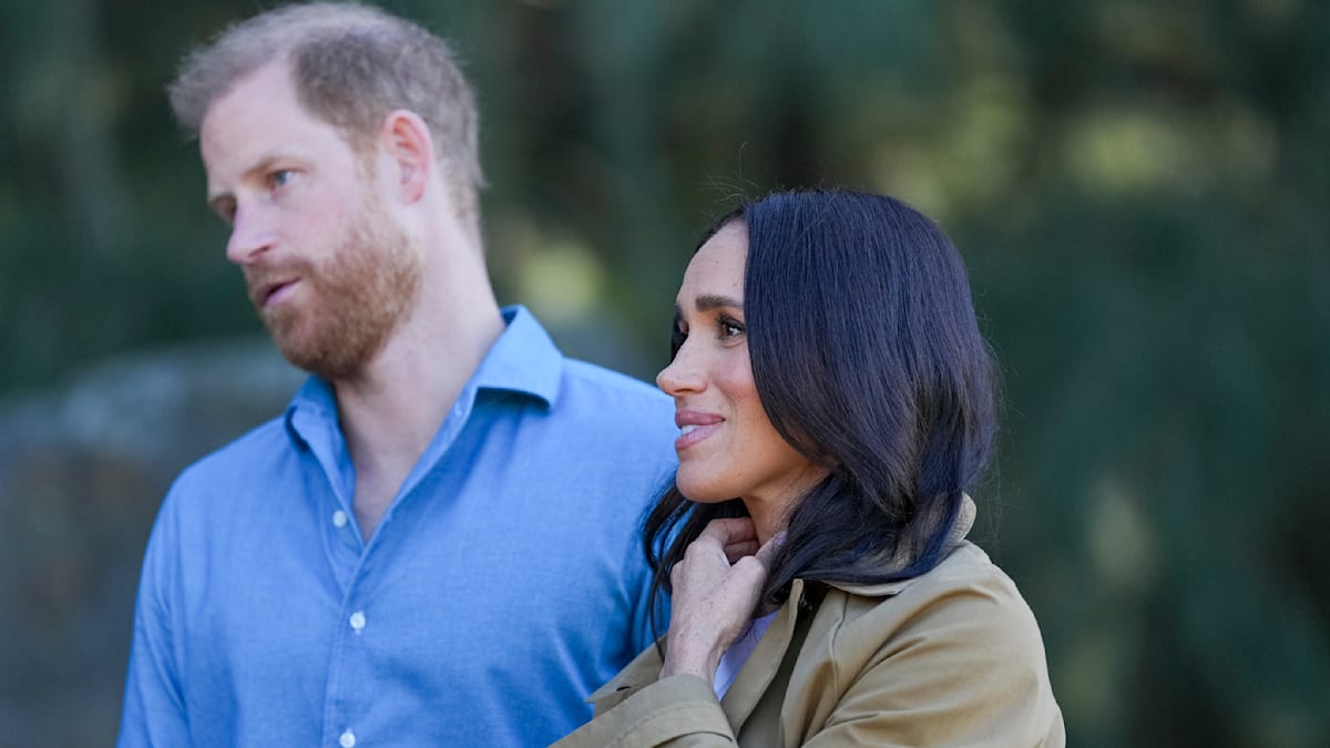 welt's tweet photo. Nach nur zwei Tagen nehmen Harry und Meghan ihre Kinder von der Schule https://t.co/8yza2r4F09 https://t.co/fsDdkfCpEj