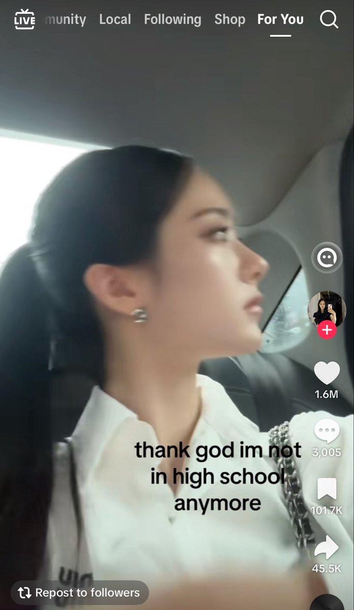 Lynispink's tweet photo. Anna’s aesthetic is so recognizable https://t.co/fWRaABC5yb