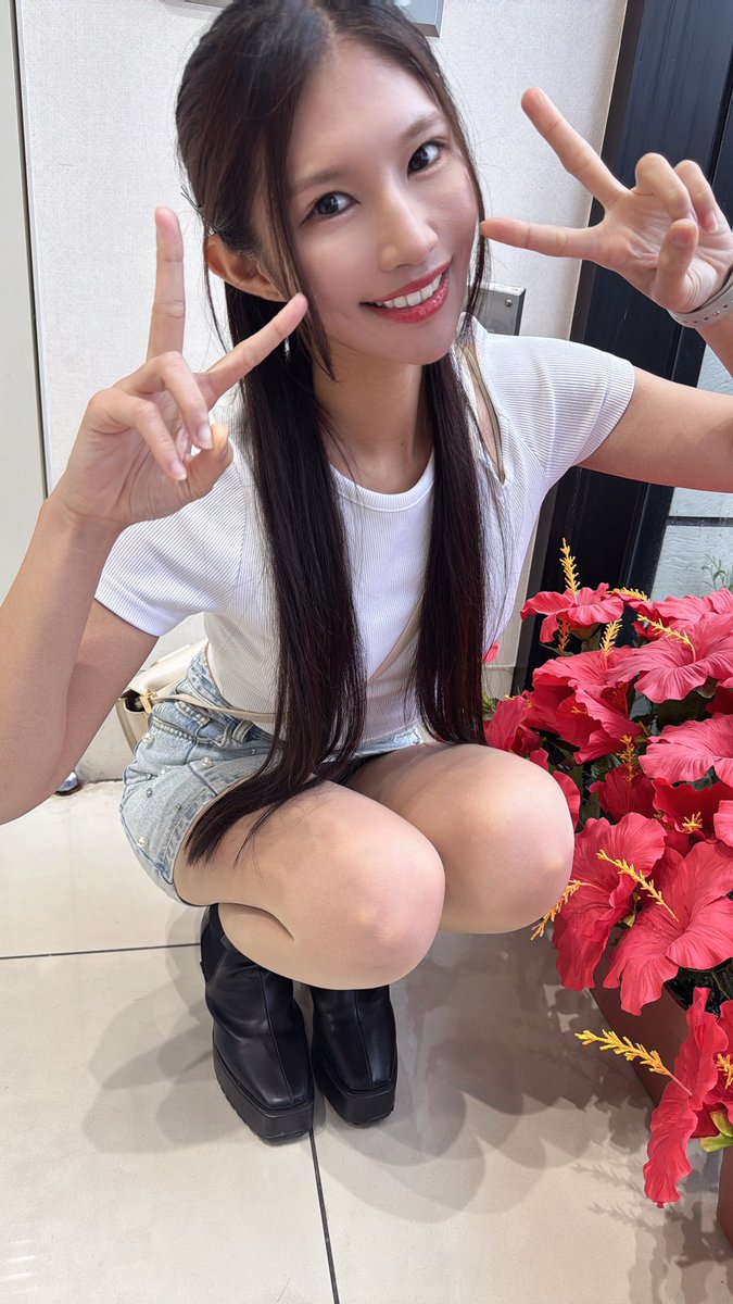 oki_mina's tweet photo. おはようございます☀️

また台風が近づいているみたいですね😳
この時期は油断ならないのですね😳😳

今日もよろしくお願いいたします💖

#演者 #パチスロ #パチスロ女子
#拡散希望 #フォロバ100 https://t.co/siySRylm6x
