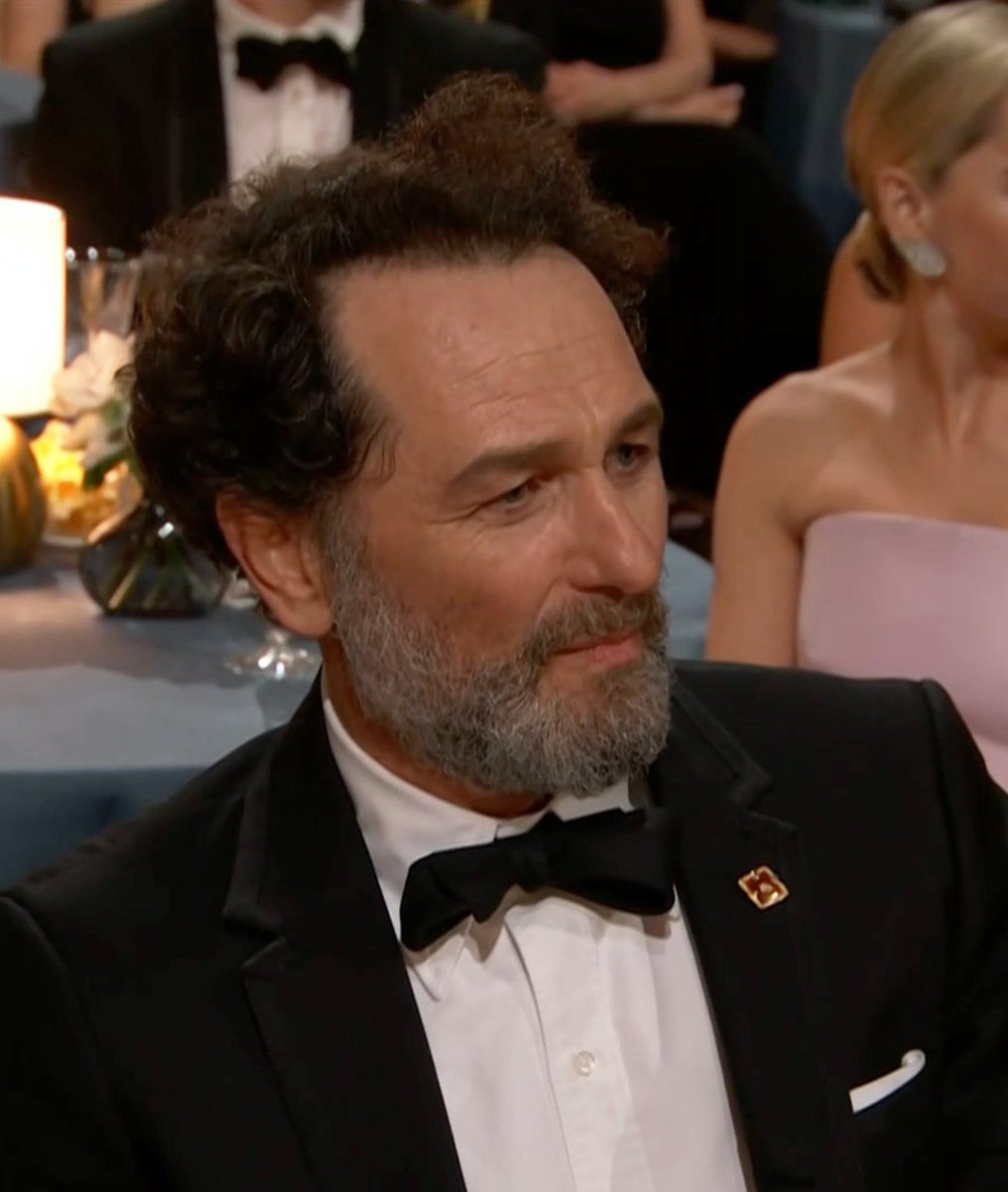 menarchivee's tweet photo. Matthew Rhys at the #Emmys https://t.co/DjNviwcZIH