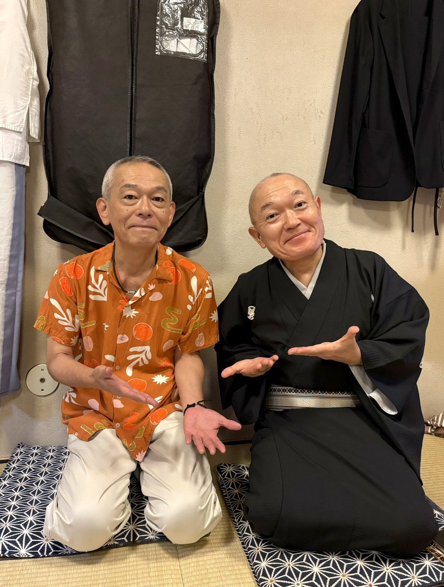 SentatsuBiiki's tweet photo. ◎ 林家二楽 一周忌追善興行
     @鈴本演芸場
　　
いい顔！
　　
実兄の桂小南師匠
　　
何故かこの人も
瀧川鯉朝師匠 https://t.co/wtd0wPtj7C
