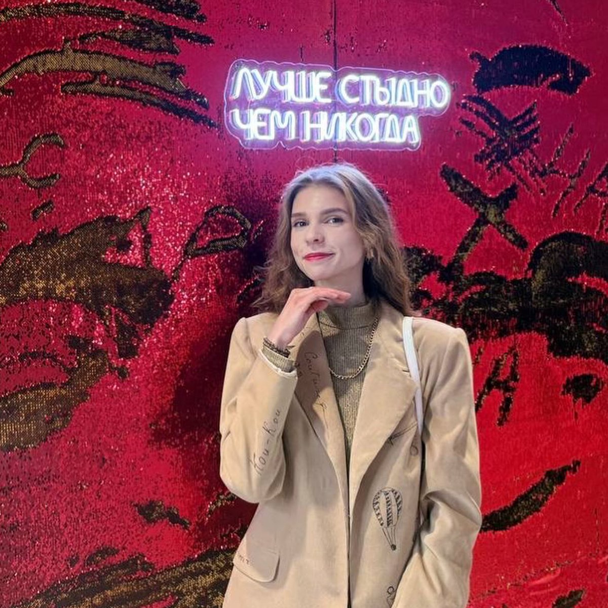 mayarafortes12's tweet photo. Признаюсь …
Раньше я молча выкладывала ссылки на мои статьи, и вы могли не знать, кто их пишет. 🫱🏻 Наконец-то я решила раскрыть вам правду... я журналист. Освещаю мировые сюжеты и делаю шокирующие обзоры
… в будущем. А пока знакомлю вас с https://t.co/xG3HaUzvjr