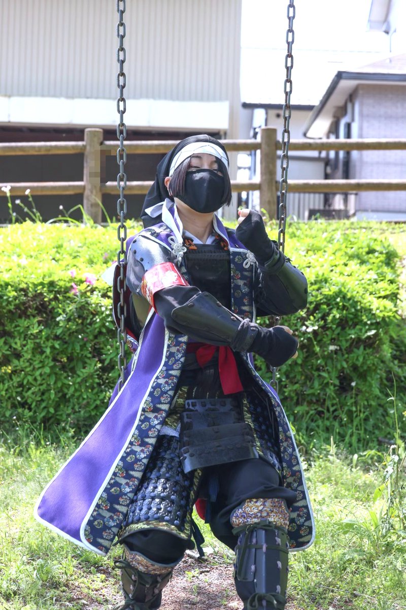 okimotoUS's tweet photo. ⋯#細川陣 の何が良いって、公園になっとって遊具がたくさんあるところなんじゃよ。
ブランコも、この通り👍️
　
⋯いやブランコ乗っとる場合ではない、
細川隊、前進！！
　
#関ケ原合戦2026 
#関ヶ原2026 
#関ケ原2026 
#関ケ原組 https://t.co/YVJjSOQgkJ