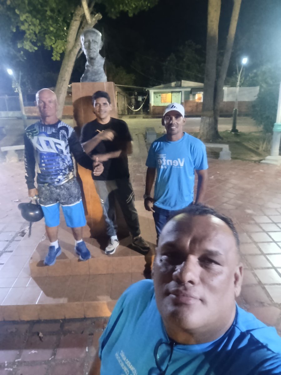 VenteSucre's tweet photo. Municipio Andrés Eloy Blanco unido en oración por la libertad de todos los presos políticos. 

En el sector Río Grande, la parroquia Rómulo Gallego y en Casanay, parroquia Mariño, se concentraron para elevar sus oraciones por libertad de todos los presos políticos.

#QueSeanTodos https://t.co/dFlV34mk7n