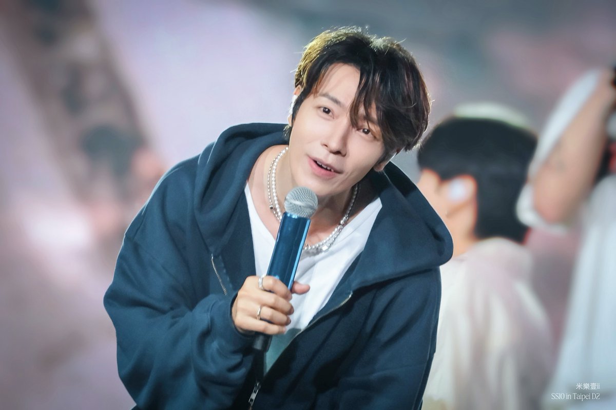imqqqii17's tweet photo. Who this baby boy is!
#SS10_in_Macau_D1
#SUPERSHOW10 
#SUPERJUNIOR 
#슈퍼주니어 
#Donghae 
#李东海 
#이동해 
#ドンへ https://t.co/ziTXdyGsIb