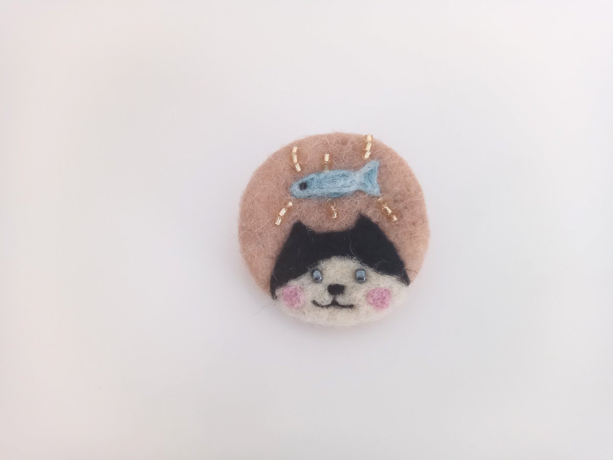 magunekoko's tweet photo. 羊毛フェルトで猫ちゃんブローチ作りました🐈
テーマは「食欲の秋」です🐟

ヤフオクに出品しました。
素敵なご縁がありますように。

https://t.co/0wbOzer5lQ

#猫雑貨
#猫グッズ
#羊毛フェルト https://t.co/wbmZC0qcSr
