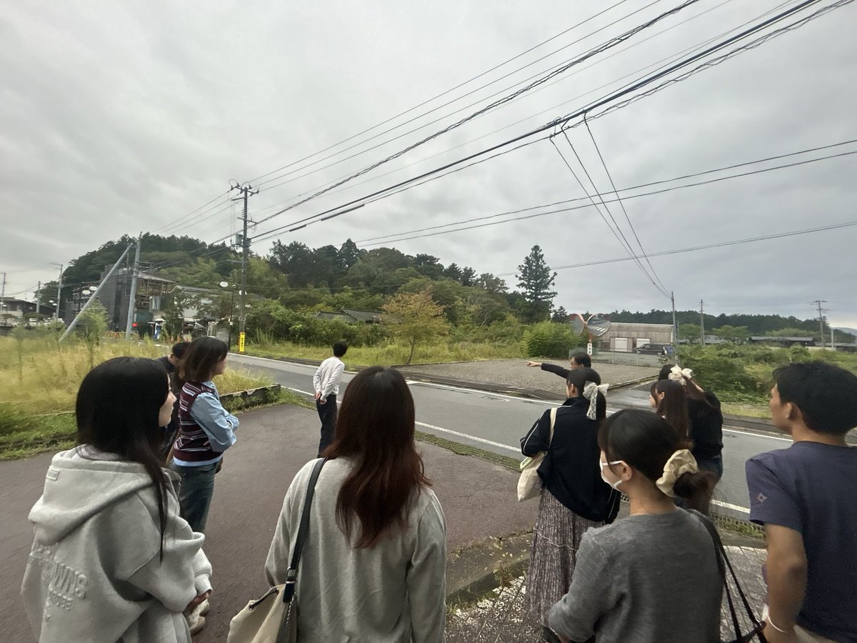 yone_seminar's tweet photo. ゼミ合宿(9月10日〜12日) in 福島・宮城

【1日目】
いわき駅からレンタカーで東日本大震災・原子力災害伝承館へ。実際に被災した方による語り部からのお話を聞きました。
また、震災遺構である請戸小学校を訪れ、校舎の様子を見ることで、当時の被害状況を身近に感じました。
(文責河重) https://t.co/9s615FNJZm