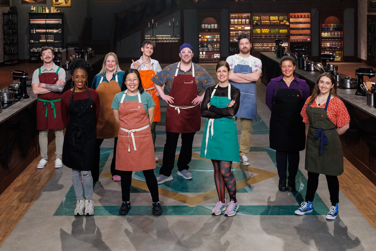 FoodNetwork's tweet photo. Things are getting a little nutty in the #HalloweenBakingChampionship kitchen 🥜🎃 Ten bakers turn their favorite Halloween memories into desserts for a shot at $1,000 AND safety in the competition.

Don't miss the premiere of #HalloweenBakingChampionship, TONIGHT at 9|8c. https://t.co/2Dyo3ggmxE