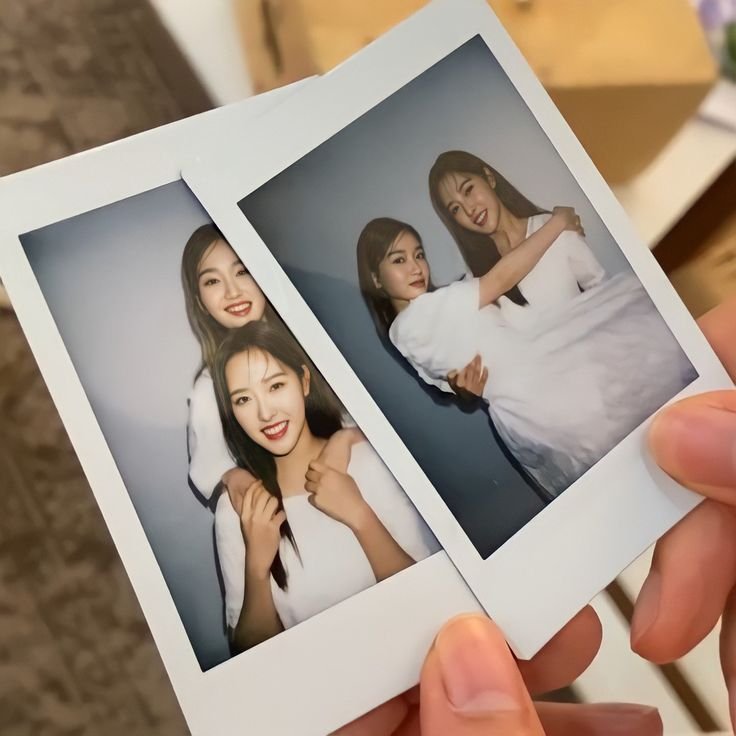 youthyeju's tweet photo. Au hyewon — Glimpse of us

Onde Gowon e Hyeju namoravam, mas, de repente, Hyeju termina, se muda de cidade e some de tudo sem deixar rastros

Ou

Onde Gowon estava em um relacionamento tóxico e, de repente, depois de anos, sua ex-namorada, Hyeju, volta para a cidade. https://t.co/UFPzSlfqvs