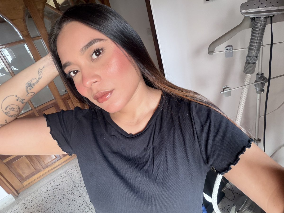 AngieVelasquezz's tweet photo. 🍒 https://t.co/sFgqvnUvgC