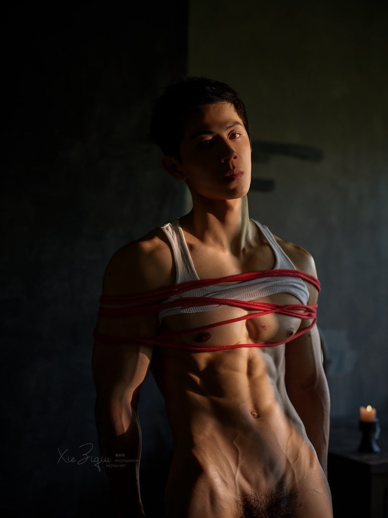 Forestwoodwood's tweet photo. ·
#东方男���# 做客谢梓秋的工作室。
📷@xieziqiu1027 

出镜：桐一｜You should update your instagram 😇 https://t.co/3xbdBwQOyN