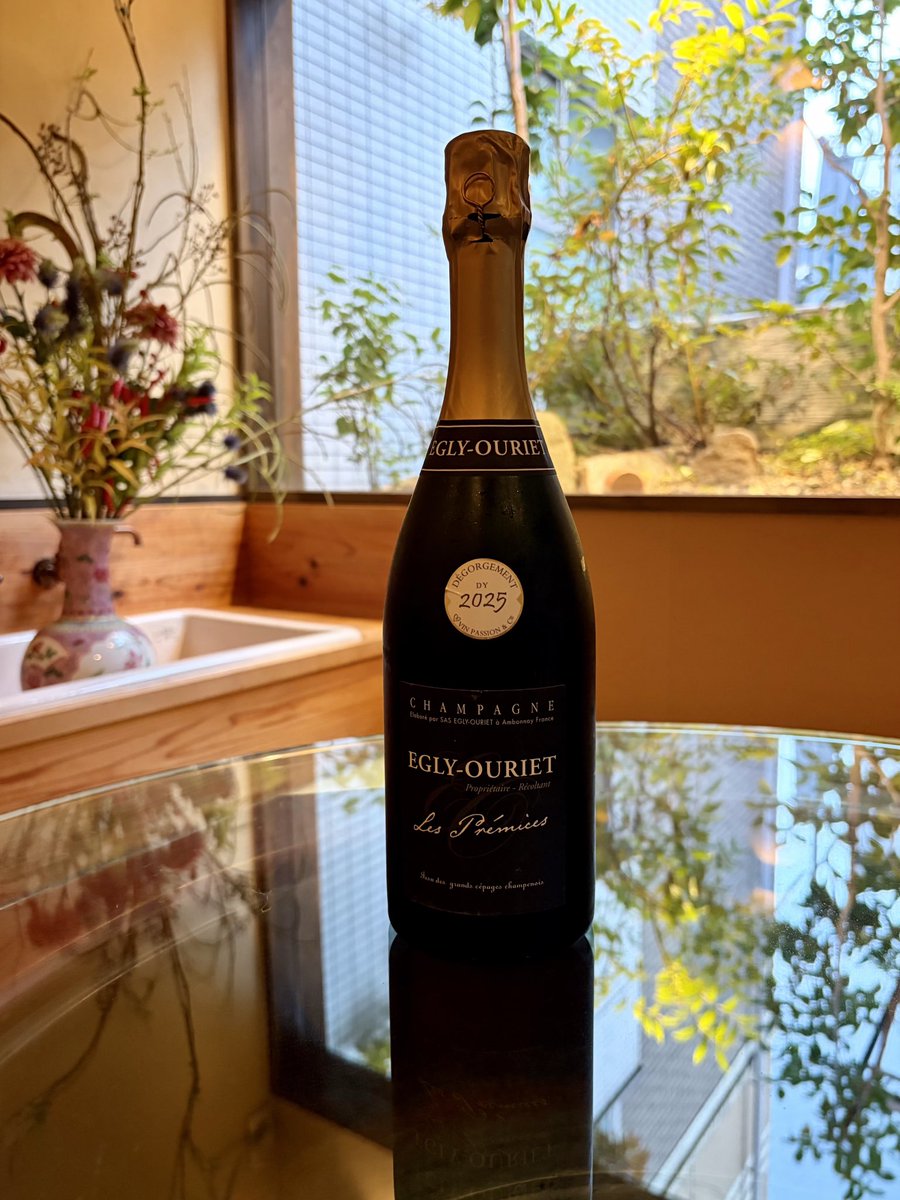 bor_de_aux's tweet photo. Champagne Egly-Ouriet Les Prémices
シャンパーニュ エグリウーリエ
アンボネイ
セパージュ:シャルドネ、ピノ・ノワール、ピノ・ムニエ 各1/3
マシフ・ド・サン・ティエリ地区 トリニー村
ベースヴィンテージ2021年
澱の上での熟成:約3年
デゴルジュマン2025年
ドサージュ2g/L https://t.co/pmD8OjtYEk