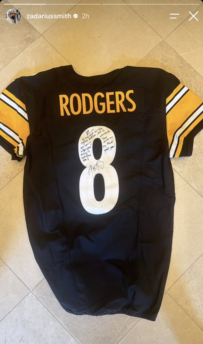 Carrie_ATL's tweet photo. Aaron Rodgers to Za'Darius Smith: “Z, I enjoyed our time together brother and I love seeing you back in the game! Your energy &amp; smile are contagious my friend! Have a great year!”

They played for the Packers together from 2019-2021. https://t.co/OemmUBsxLq