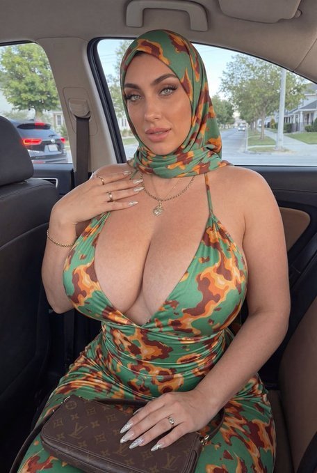 ptqlt's tweet photo. عاوز مسلمه لحمها حلو كده وياريت فلاحه لبن 🔥😉 https://t.co/v7SR9ryEDm