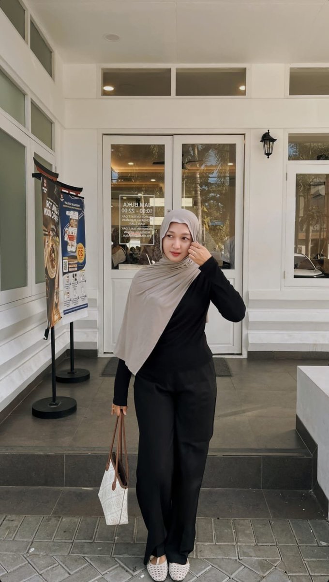 michaeljburke3's tweet photo. ready open bo vcs batam tapi aku chubby ada ga ya
#bobatam  #openbobatam #availbatam #availvcs https://t.co/nBSM3Mu6Zt