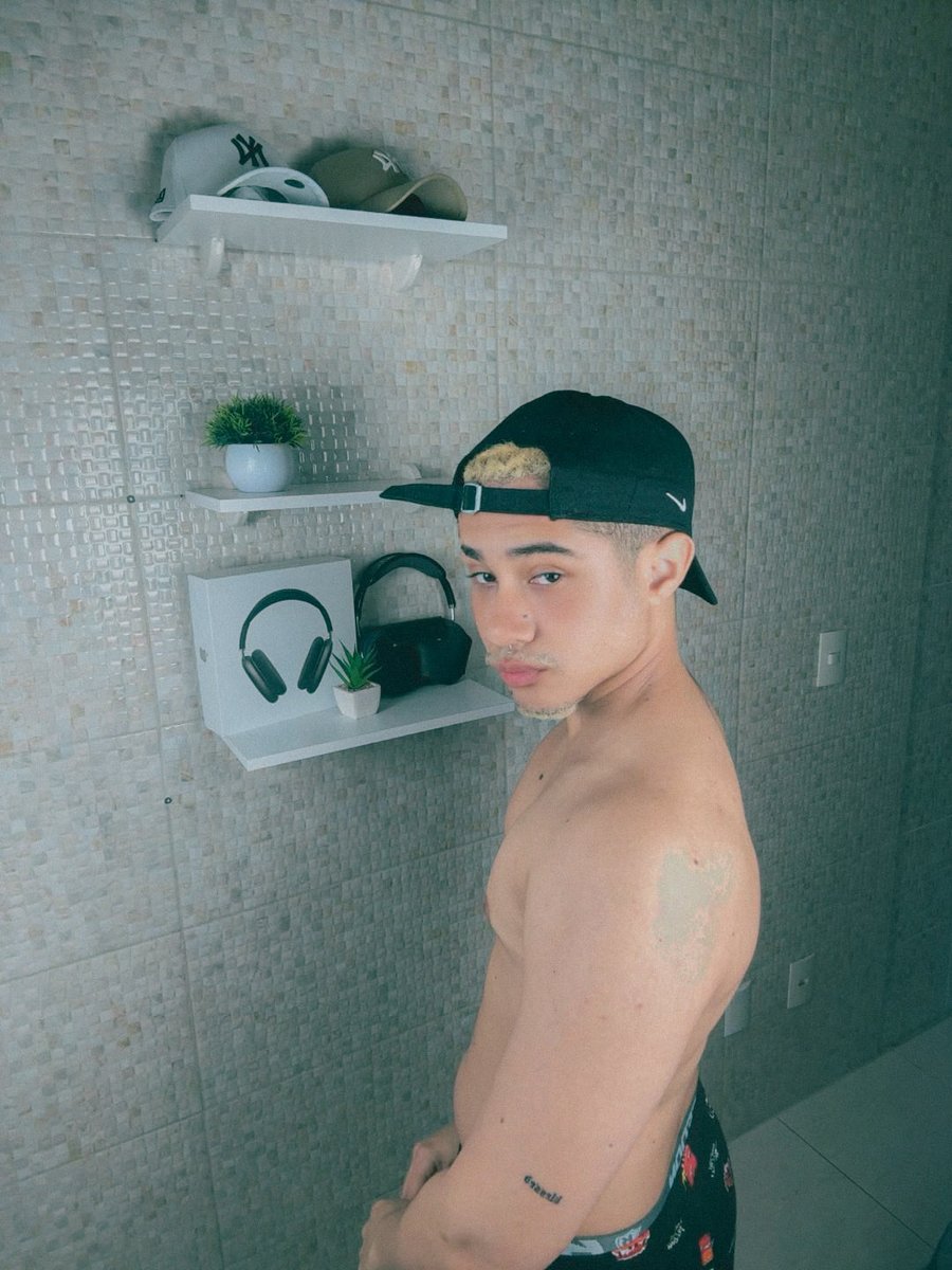 eu_sou_day's tweet photo. Hey 
Tu favorita ? 
1 our 2 
Ig : https://t.co/IyxsW8vjIR
#gay #gaymen #boys #onlyfans #chudaiㅤ #cubagay https://t.co/TcMnyiTfFJ