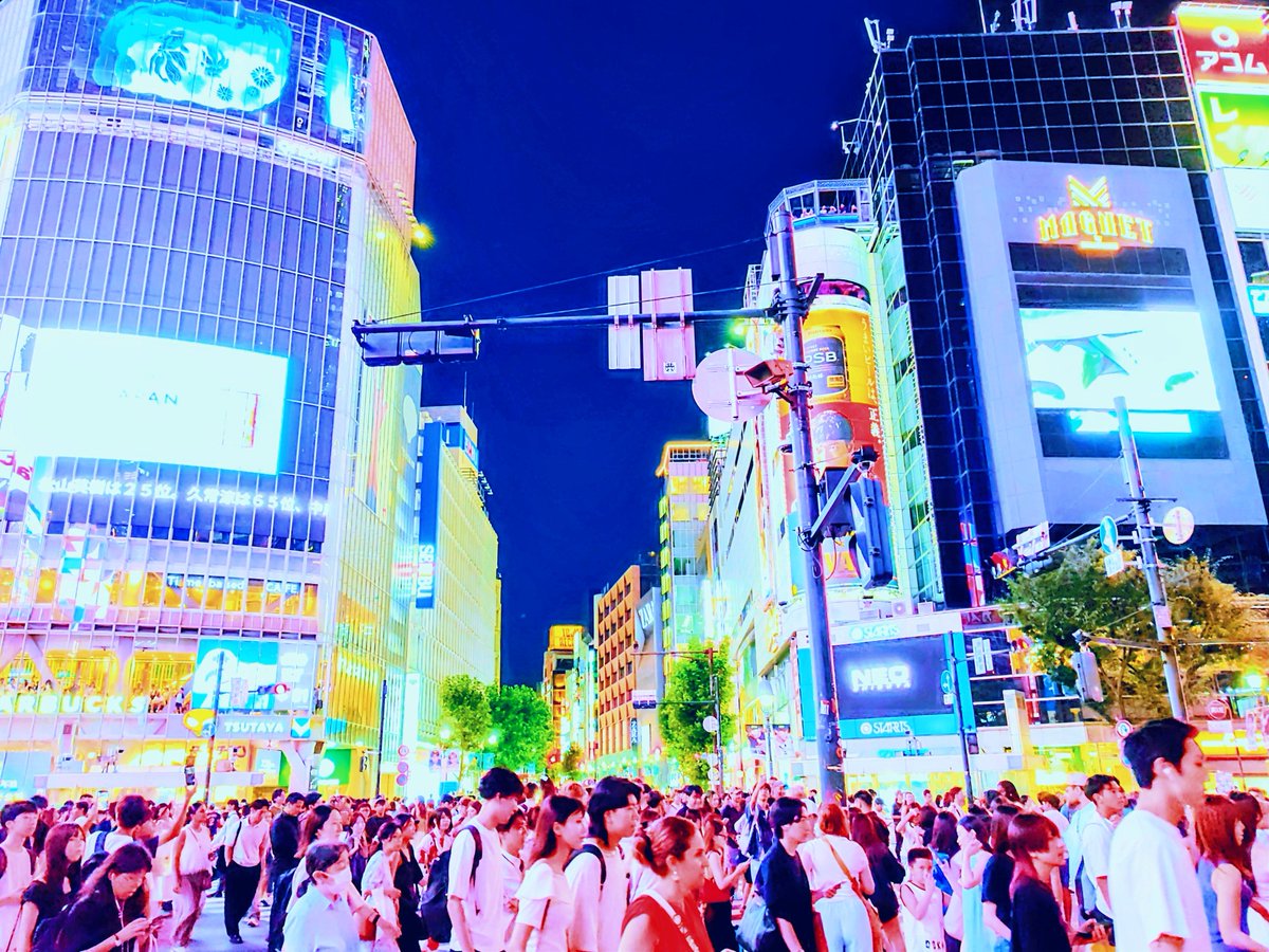 DIshizukad's tweet photo. で、御座いまして。渋谷再上陸。金王八幡宮再訪問。余りにも真っ暗闇でした為。先日の写真を再度。僕からも心より慎んで御冥福を、お祈り申し上げます。そして、水面下での探索も手短に再開。やっぱり、上の空でしたね。気を取り直し、また、参ります。それでは、皆々様。本日も恙無く。御安全に。。。 https://t.co/wjKCZALW9t