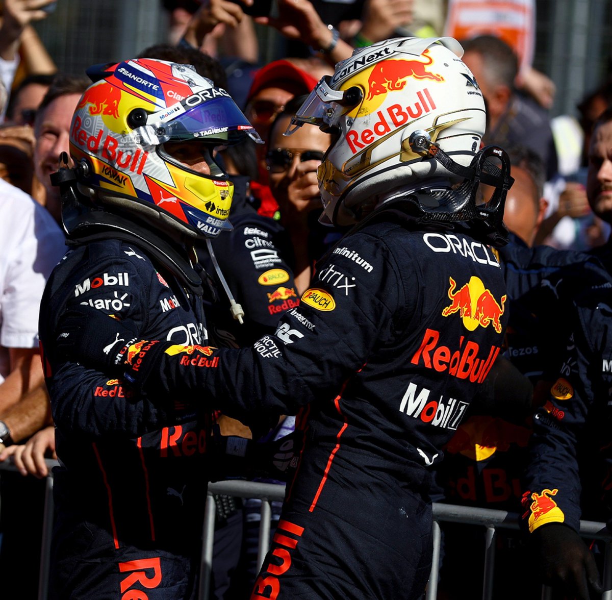 Schecoperezhq's tweet photo. No luck, just skill 🇦🇿

2022🔙

#AzerbaijanGP https://t.co/qXMoXbM7Sz