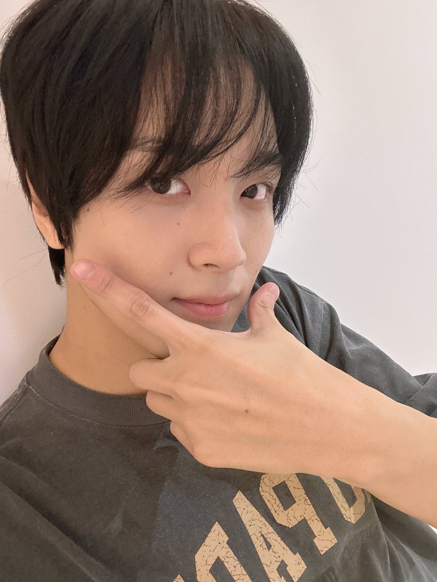 mybelovesun's tweet photo. 250915 haechan bubble update🐻💬

📸x2
today’s haechanie https://t.co/ytm0nOHg10