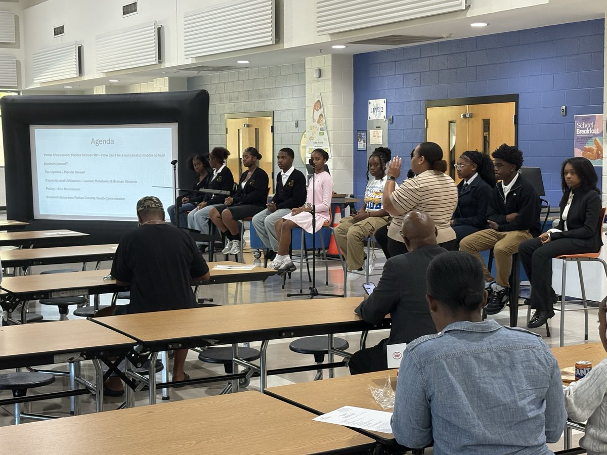 SandtownMS's tweet photo. Tonight, the Jaguars hosted our District 4 Community Meeting, hosted by our amazing board member, Mrs. @Franchesca_Warr! 

What we are most proud of is the brilliance of our South Fulton MS scholars who engaged in a thoughtful panel discussion on “Middle School 101!” https://t.co/AlpwlkiEgW