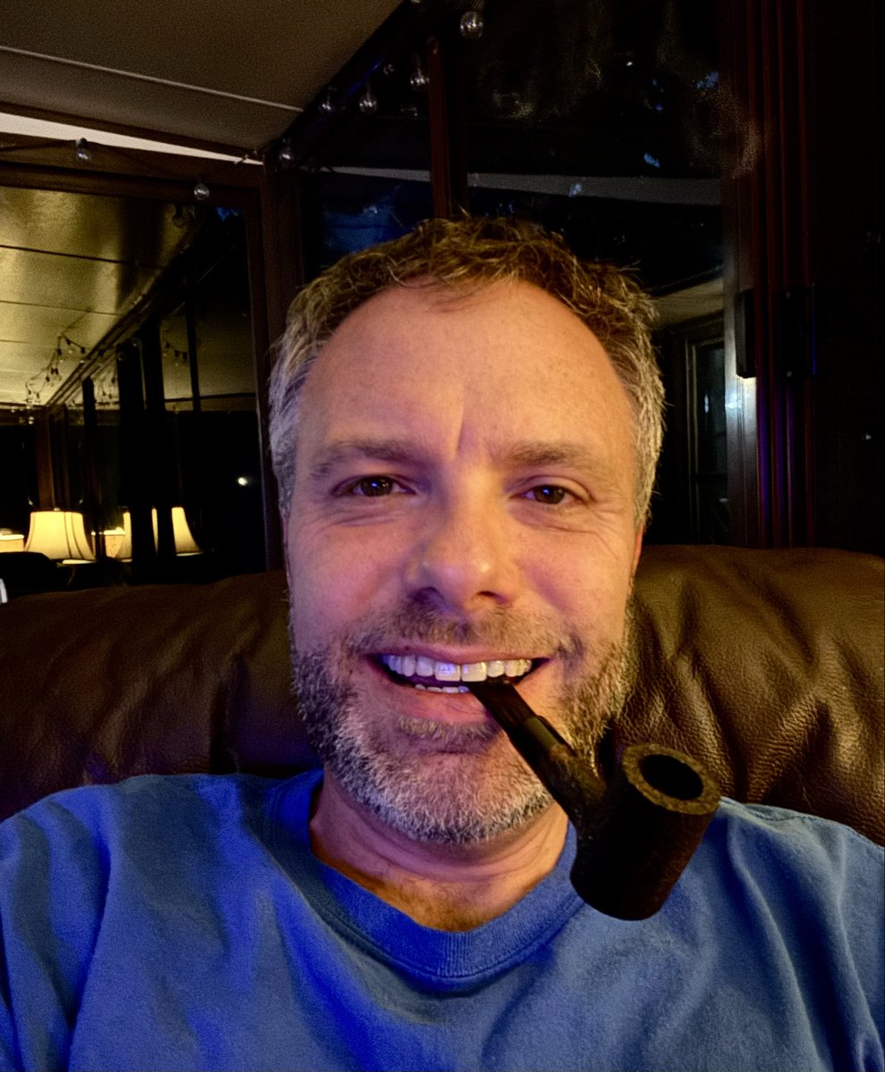 PipeProfessor's tweet photo. Long day but it’s now better since I’ve lit a pipe. Smoking my @dagnerpipes Poker with some @cornellanddiehl Maple Cavendish. Rather enjoyable blend!

#pipesmoking #pipetobacco #pipesmoker #smokingpipes #botl #ytpc #thepipeprofessor #tobaccopipe #tobacco https://t.co/52xPF6QQHa