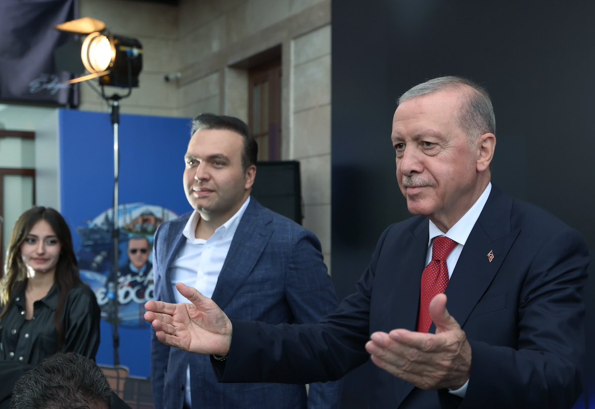 avyusufibis's tweet photo. 📍 Gençlik Buluşmaları “Samsun” 🙋🏻‍♂️

Genel Başkanımız ve Cumhurbaşkanımız Sayın @RTErdogan’ın katılımlarıyla gerçekleştirdiğimiz programımızda, Samsun’dan ve çevre illerimizden gelen gençlerimizle bir araya geldik. 🚀 https://t.co/DTMoGs3yEK