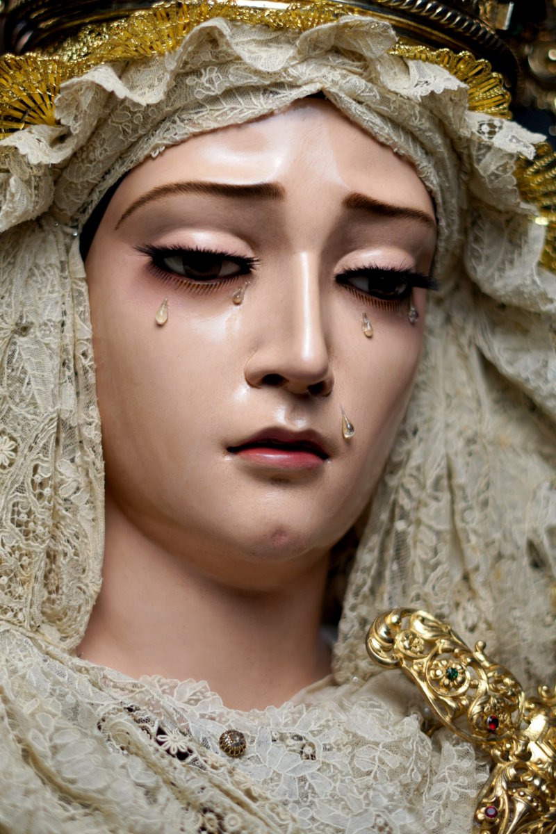 FernandVillapol's tweet photo. Reportaje de fotos realizado a la Virgen de la Soledad de Tocina para su Besamanos

@veracruztocina https://t.co/8gZD5dpQAX