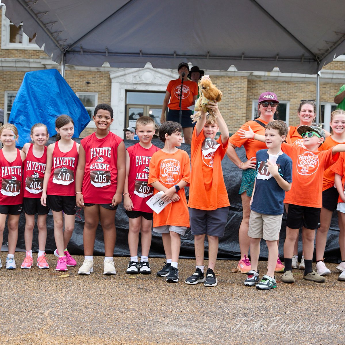 FayetteCares's tweet photo. High Cotton 5k/1k history! From a fierce redemption finish to our first pregnant winner and Nugget the chicken completing the 1K, this race was unforgettable! Thanks to all who supported the mission! See photos, results, &amp; finish line videos https://t.co/zYxo8pYyyp https://t.co/rPcWFFQGqP