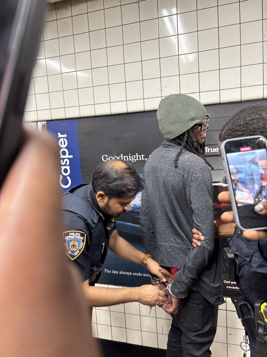 Killfallou's tweet photo. don’t hop the turnstile yall just didn’t 24 hours in holding😓 https://t.co/6PcmbSlkZx