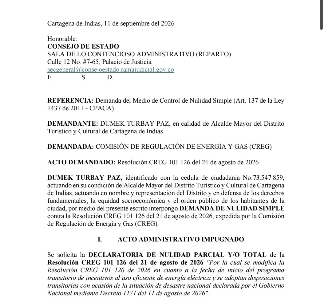 dumek_turbay's tweet photo. Señores de la @comisioncreg, como Cartagena no es Tunja ni Ipiales, actuamos vía judicial, a través de una demanda de nulidad que radicamos a ante el @consejodeestado, para que se suspenda la aplicación de la resolución 101 - 126. 

Dicho programa de incentivos al consumo de energía no es objetivo y su diseño carece de fundamento técnico. 

En razón a las altísimas temperaturas en nuestra ciudad por los efectos del Fenómeno del Niño, es bastante probable que consumamos más de lo normal no por deroche sino por sobrevivencia, por lo tanto no estaremos dispuestos a pagar multas por un factor ajeno a nosotros los usuarios, como lo son las condiciones geográficas y climáticas. 

Implementaremos todas las campañas que sean posibles en pro de la cultura del ahorro de energía en la ciudad, pero sólo pagaremos por lo que consumamos. Ni un peso más. 

#JusticiaTarifariaYa ✔️
