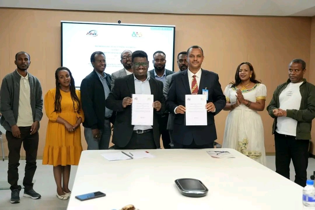 afeworkkassu's tweet photo. Exemplary institutional partnership for health: @AHRI_ETH &amp; @ebtbs64755 signed MoU to strengthen R&amp;D and  innovation in #bloodsafety, #plasmaderivedproductsdevt, #IVIG, &amp; #translationalpublichealth.

https://t.co/VFow8kRBC2

@FMoHealth 
@WHOEthiopia 
@AfricaCDC 
@WHOAFRO 
@WHO https://t.co/VN7ZXOXSyK
