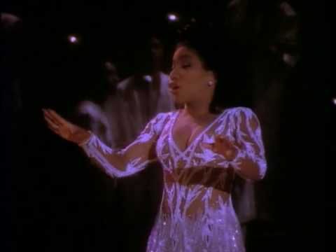 PrettyMill1's tweet photo. I along with the fashion world mourns #BobMackie 🕊️, an iconic architect in American fashion history.  Early in my career I had the pleasure and the honor of having him dress me. I will never forget that experience. Well Mr. Mackie job well done. 🕊️ #POWER 🤍🤍🤍🤍🤍 https://t.co/I0qjedDky5