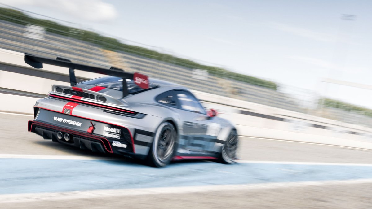 autodromohr's tweet photo. TechArt ClubSport: Cómo preparar tu Porsche 911 para el track day perfecto
 https://t.co/OFLXfNvZ38 https://t.co/Spz5bmzp3Q