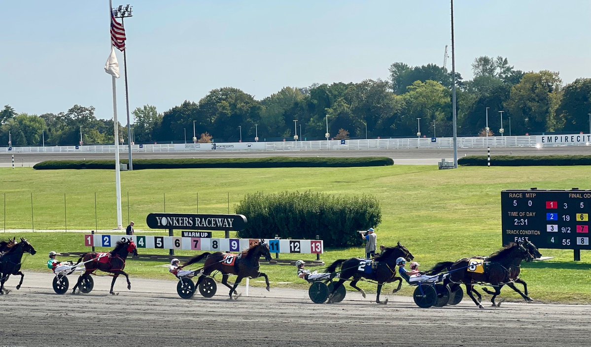 DRFHarness's tweet photo. Today's track of the day is YONKERS.

There is a 9-race card with a $10,000 Guaranteed Pick 5 (Races 5-9).

Post time is 6:45pm EDT
FREE Pick 5 PPS: https://t.co/9qQiYlNYJW
FREE @DRFHarnessMatt Analysis: https://t.co/0Sdoojk2xv
@USTrotting @DailyRacingForm @SOAofNY @YonkersRaceway