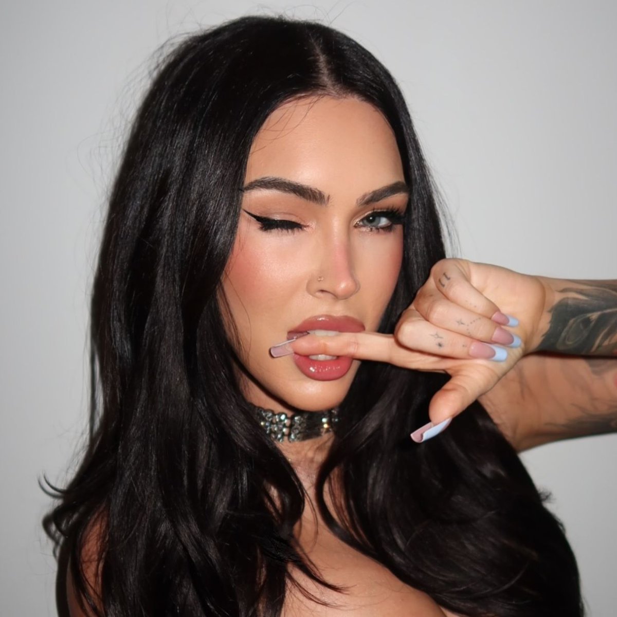 Dexerto's tweet photo. Megan Fox is launching her own soap and deodorant designed to "drive people feral"

Only 5,000 Dr. Squatch products will be available https://t.co/W7CQllFxLI