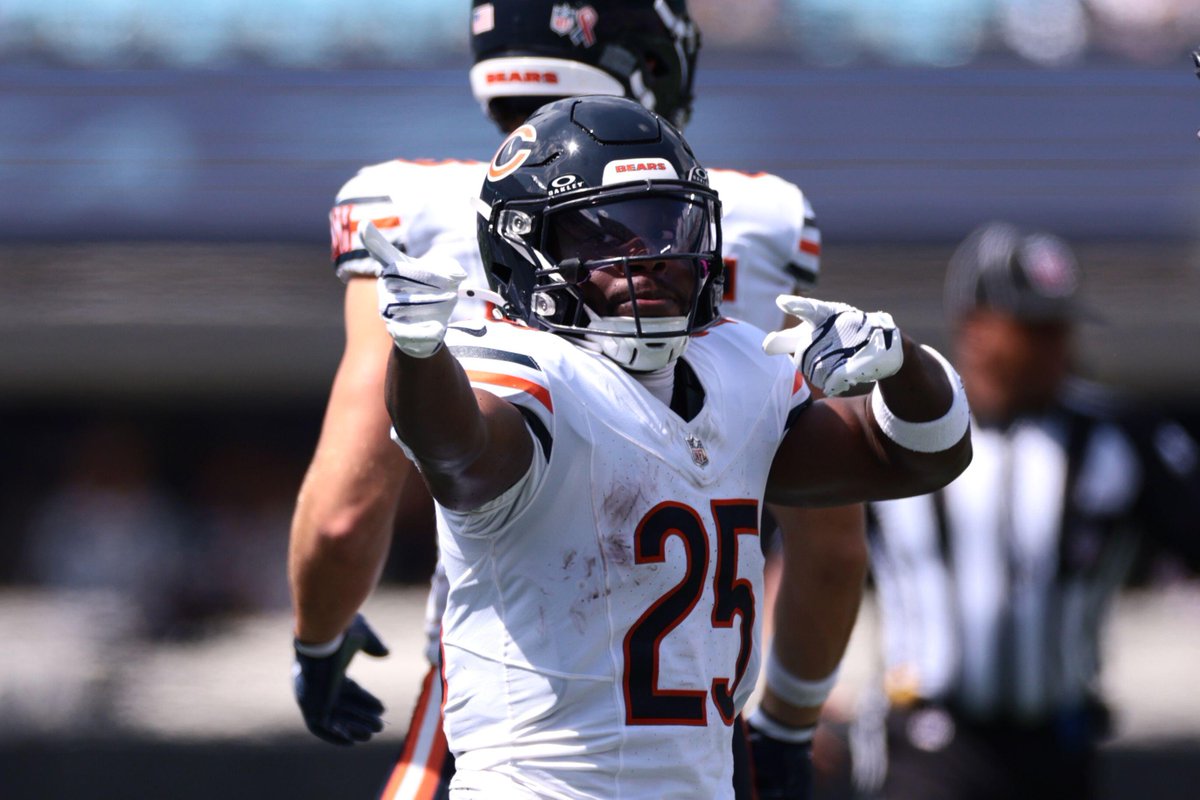 PFF's tweet photo. Most yards after contact per attempt on Sunday
(min. 5 attempts)

Kyle Monangai         7.90
Saquon Barkley       5.47
Bhayshul Tuten       4.47
Jeremiyah Love       4.45
D'Andre Swift          4.39
Derrick Henry          4.33 https://t.co/O70UsvFbvn