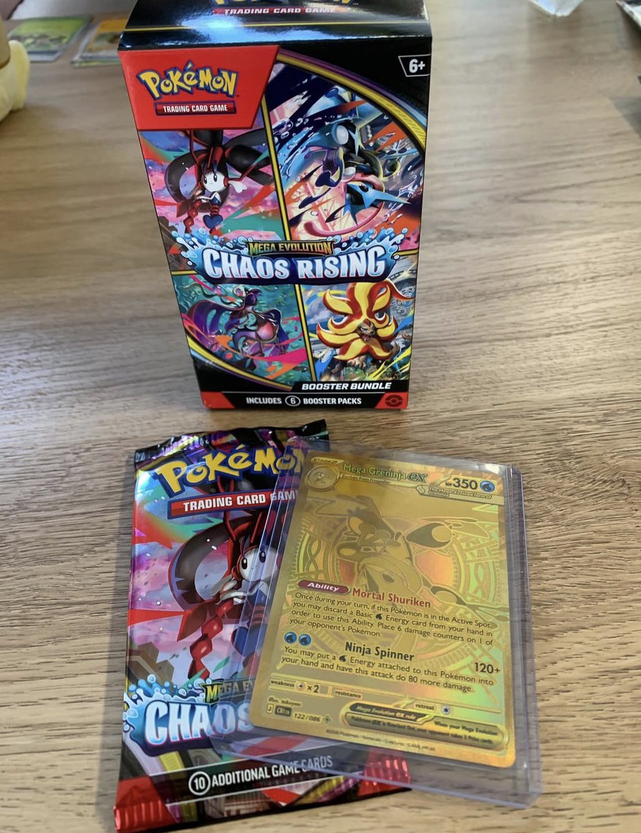 Jamiewildeh13's tweet photo. @thepikapickss I pull out this from your chaos rising booster bundle 🔥❤️ https://t.co/04o9NqE4OP