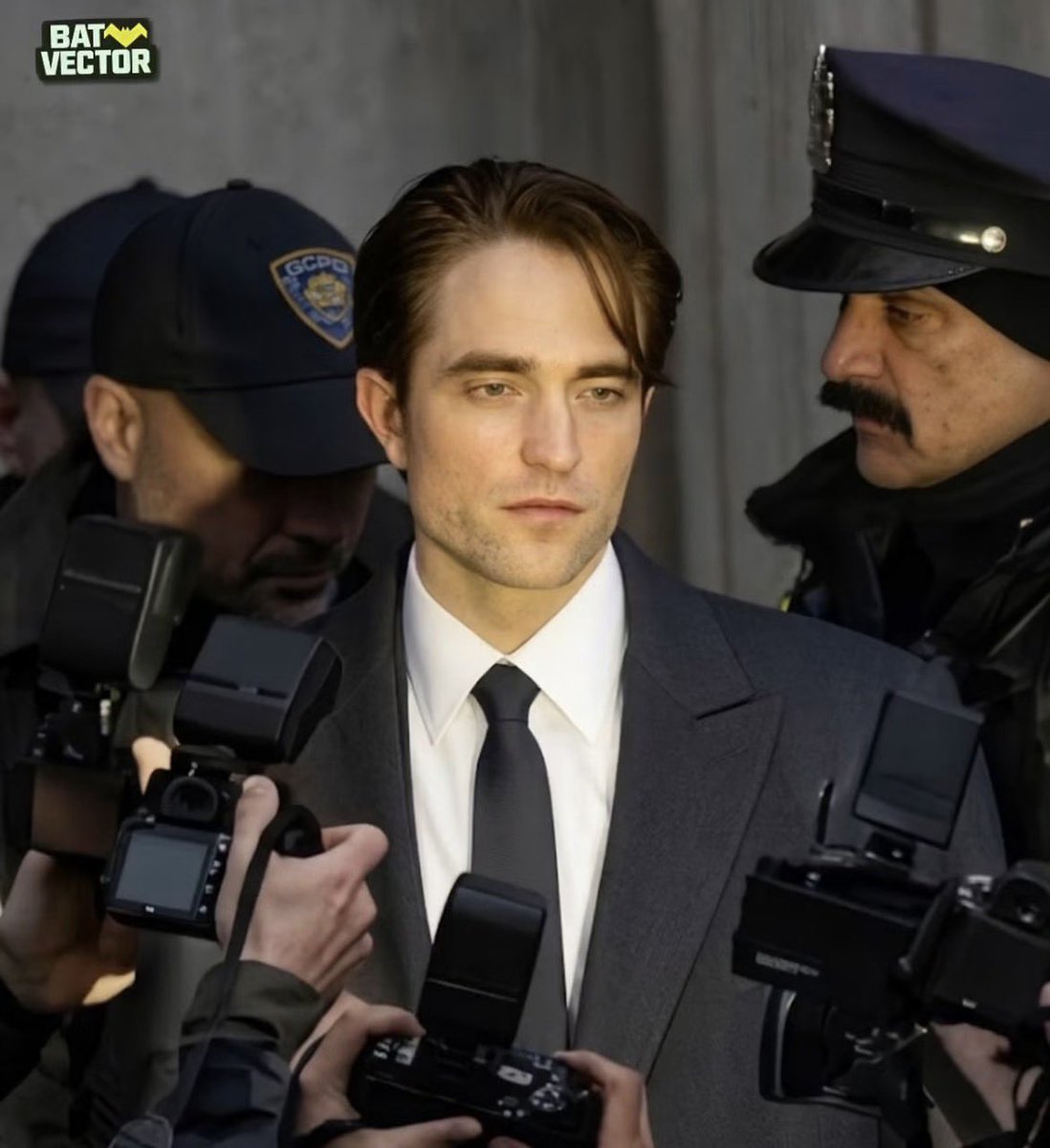 butterblaster20's tweet photo. holy fuck bruce wayne is real https://t.co/Lto8vUpHpr