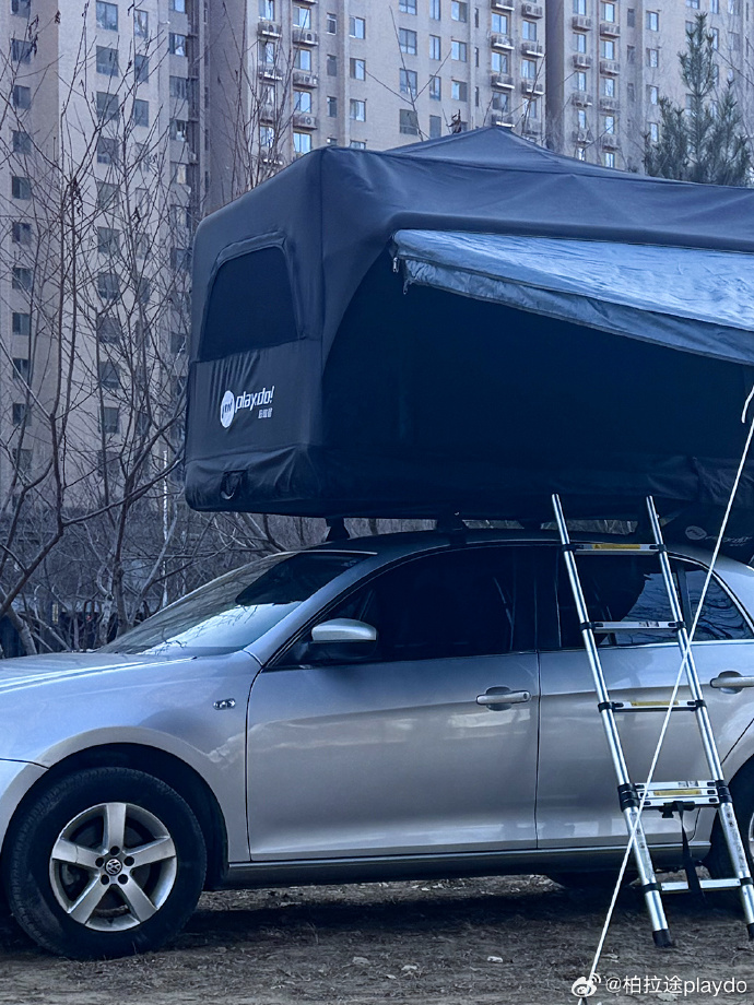 Balthasa's tweet photo. Camped under a sky full of stars, roasted marshmallows until my fingers stuck, and forgot how loud the city could be. Perfect little weekend reset ， https://t.co/GvJmEekuCT