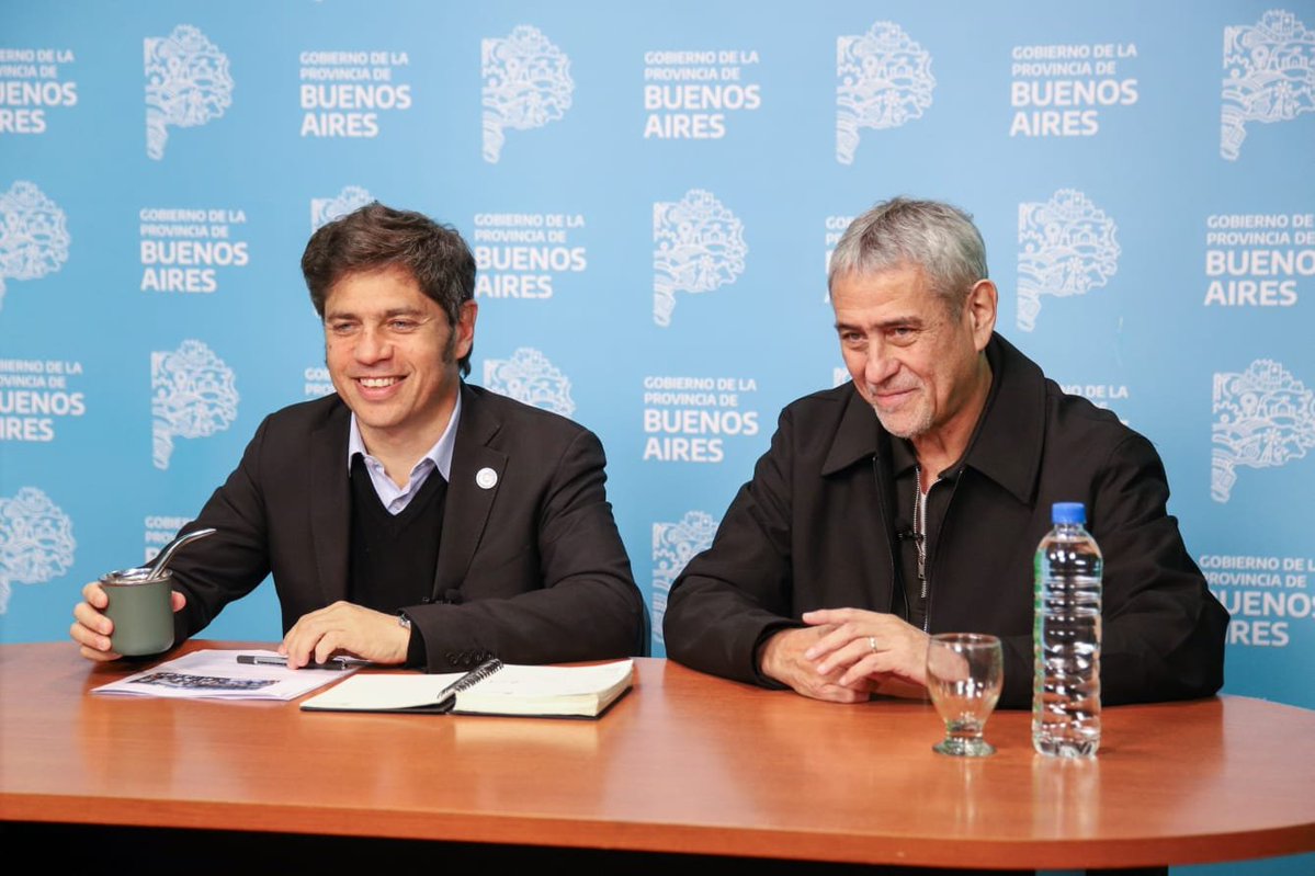 jorgeferraresi's tweet photo. Junto a nuestro Gobernador @Kicillofok nos reunimos con un centenar de compatriotas residentes en el exterior, nucleados en el espacio "Argentinos para la Victoria. Provincia 25".

El compromiso de quienes viven lejos de nuestra tierra pero se organizan y militan para que la Argentina recupere el camino del Desarrollo es inspirador.
Gracias por la invitación, por las preguntas y por las propuestas. 

Con Axel reconstruimos la esperanza de vivir en un país mejor.