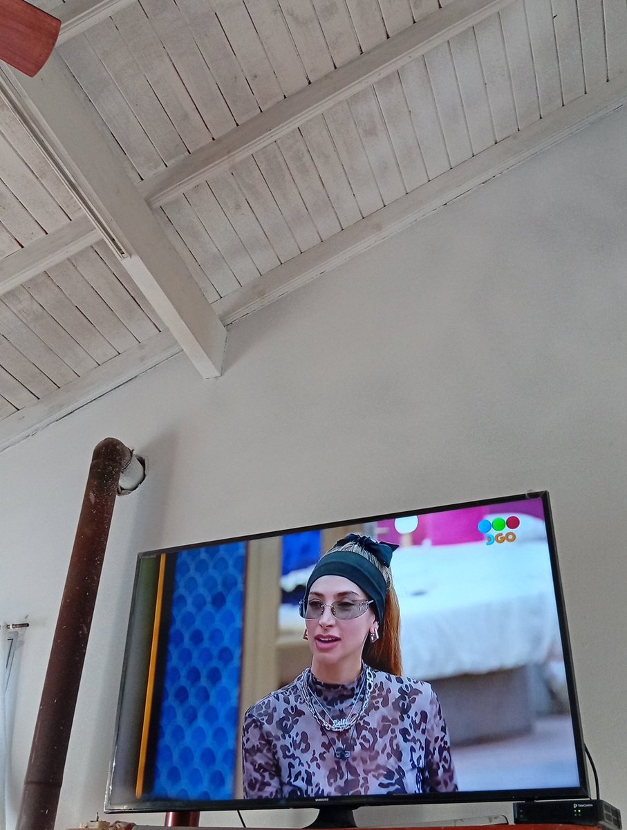 alizumm's tweet photo. Está mujer es una mierda 
#GranHermano https://t.co/uDvLAfvHDs
