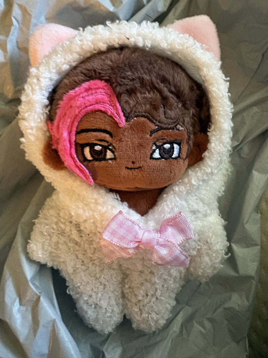 venturesdrilldo's tweet photo. SHEESSS HOMEE and even has her own little onsie and bag #sierra #owtwt #yumetwt https://t.co/7nCkXy8vd3