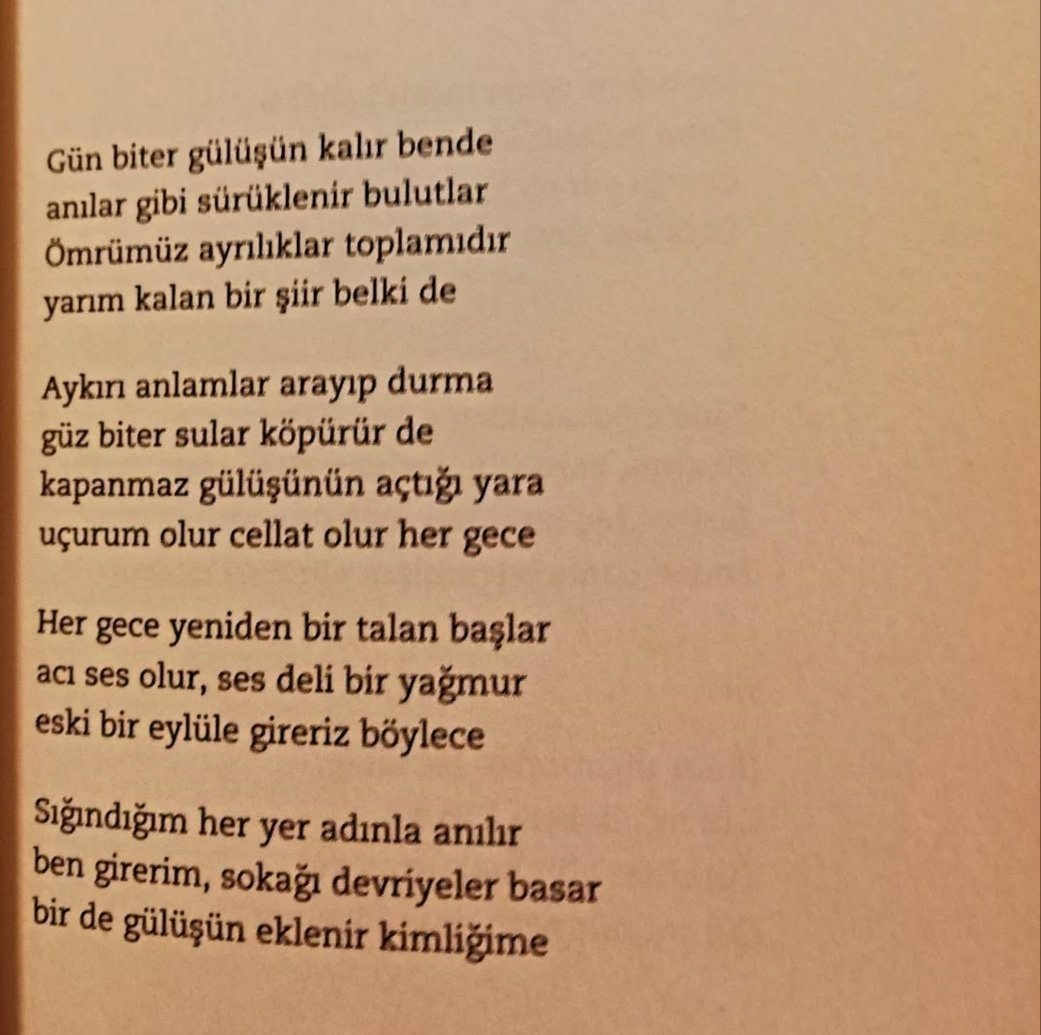 siirkahvesi1's tweet photo. Gün biter gülüşün kalır bende 

Ahmet Telli https://t.co/STOATQ748x