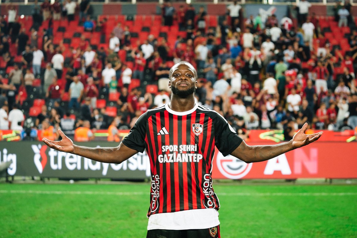 GaziantepFK's tweet photo. 💪🧱 MYENTY “DUVAR” ABENA! https://t.co/g2V05jYEym