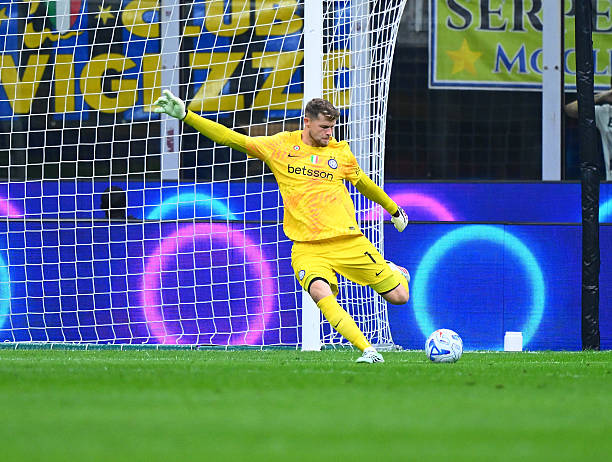 FansNerazzurri's tweet photo. Saya mendukung Josep untuk musim ini, tetapi jika performanya terus seperti ini, kayaknya mulai Januari Inter harus mulai cari-cari opsi kiper utama baru untuk musim depan. https://t.co/XaMxbzRcXl