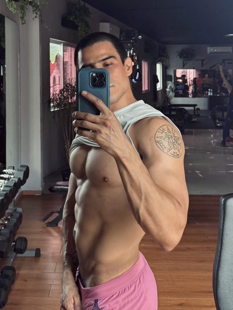 martinmorals_'s tweet photo. Bueno pa entrenar el morro 🤙🏼 https://t.co/OqhsqqkRS9